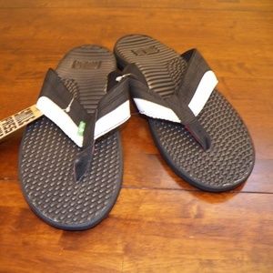 Men's SANUK PULSE Black White Sandals NWT New